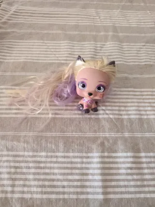 Muñeca estilo vampira con pelo largo