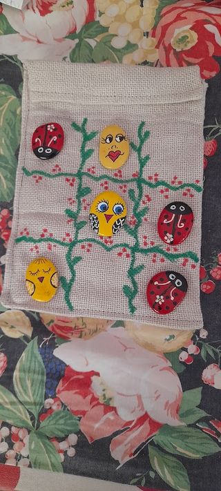 Juego Tres en Raya Piedras Pintadas