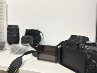 Cámara Nikon D5200 + Lentes + Parasol