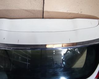 Portón maletero Peugeot 2008 2014 blanco