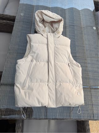 Chaleco Zara Beige con Capucha