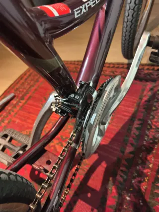 Bicicleta urbana morada  SPECIALIZED EXPEDITON