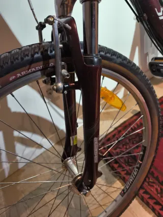 Bicicleta urbana morada  SPECIALIZED EXPEDITON