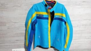 SIN ABRIR CHAQUETA RENAULT MOVISTAR + BERMUDA