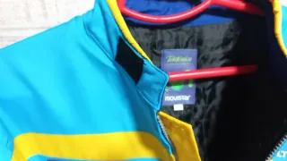 SIN ABRIR CHAQUETA RENAULT MOVISTAR + BERMUDA