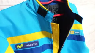 SIN ABRIR CHAQUETA RENAULT MOVISTAR + BERMUDA