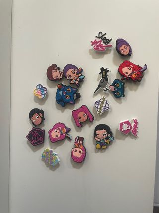 pack 18 Charms para Crocs Huntrix