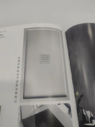 Piatto doccia incorniciato bianco