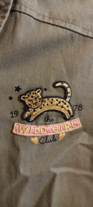 Chaqueta verde Kiabi con parche