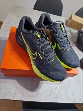 Nike Downshifter 13 Negro/Verde