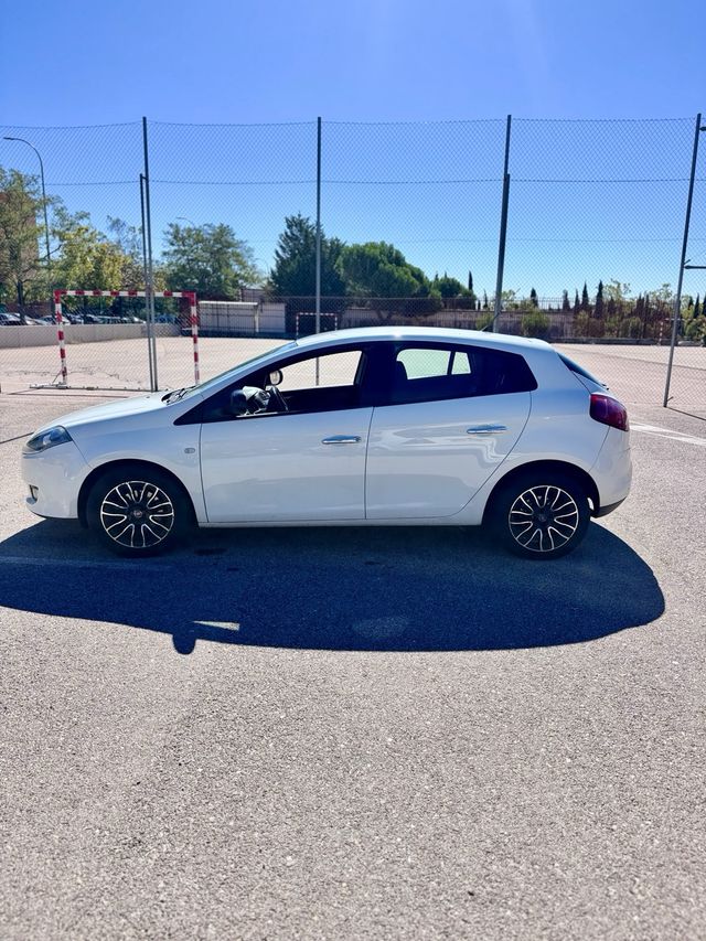 644114491 FIAT BRAVO 1.6  – AÑO 2015 – DIÉSEL