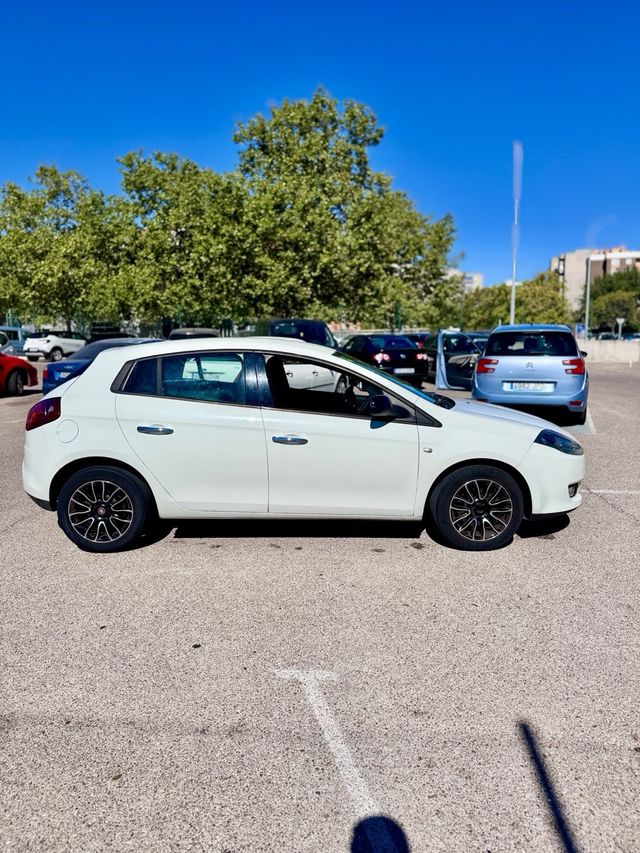 644114491 FIAT BRAVO 1.6  – AÑO 2015 – DIÉSEL