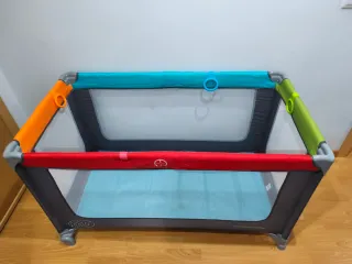 Cuna de viaje con colchoneta