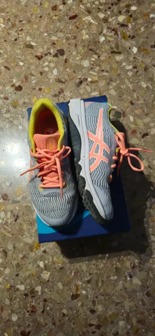 Zapatillas Asics GT-1000 Talla 38