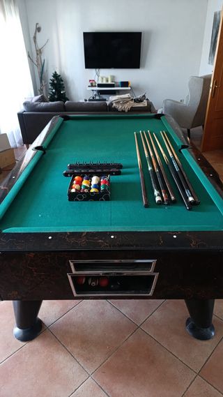Mesa de billar profesional + tacos y bolas