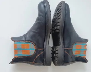 Stivaletti CafèNoir unisex in buone condizioni