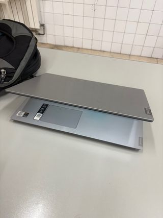 Portátil Lenovo Gris Plata