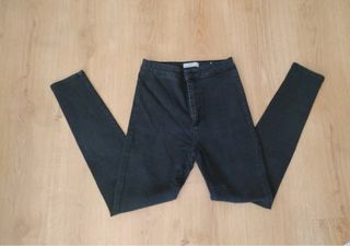 Pantalón vaquero negro pitillo