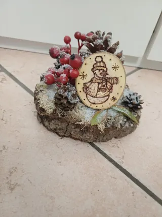 Centrotavola Natalizio Pigne Bacche Legno