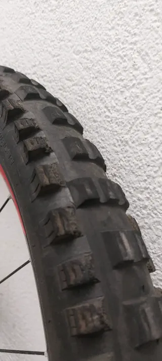 Rueda delantera Enduro/DH 27.5 con disco