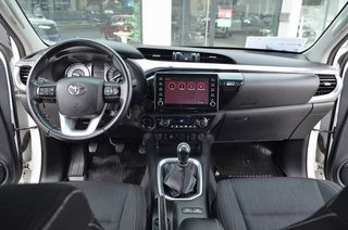 Toyota Hilux 4x4+Navegacion+Camara+Barras+Gancho