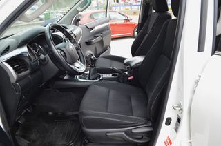 Toyota Hilux 4x4+Navegacion+Camara+Barras+Gancho