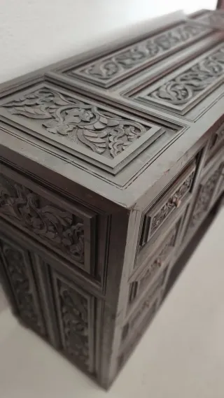 Mueble buffet aparador de madera tallada