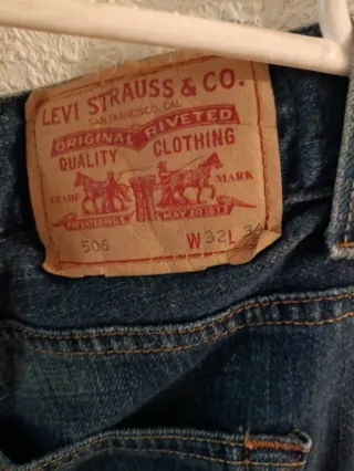 Levis 306 mujer talla 42 o 32largo 99cadera53