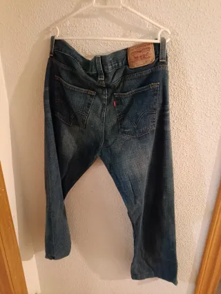 Levis 306 mujer talla 42 o 32largo 99cadera53