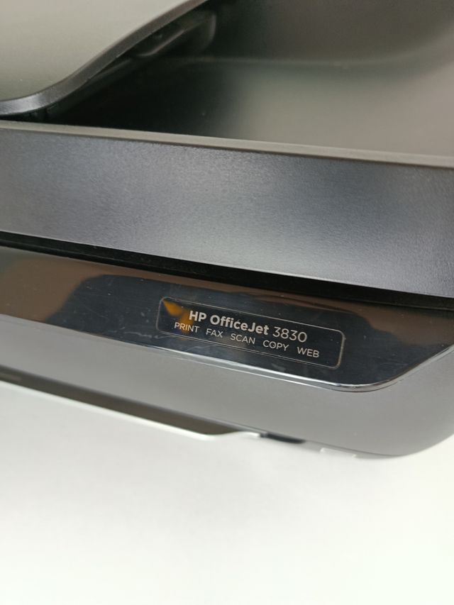 Impresora HP Officejet 3830 Negra