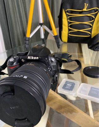 Cámara Réflex Nikon D3100 + Accesorios