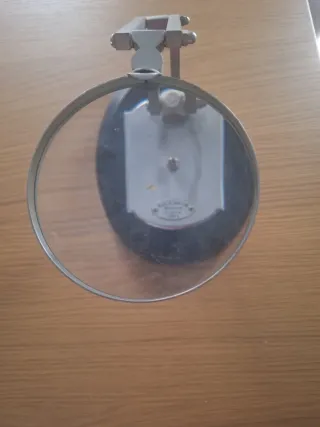 Lupa antigua de escritorio