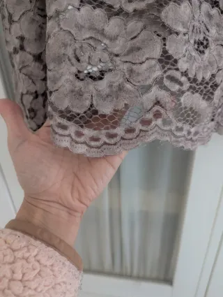 Blusa Zara encaje color topo Talla S