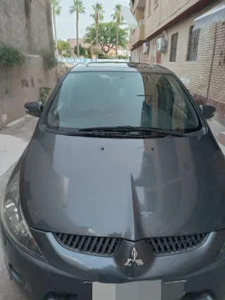 Mitsubishi Grandis 2006