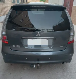 Mitsubishi Grandis 2006
