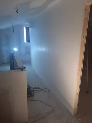 Yesero profesional alisado gotelé