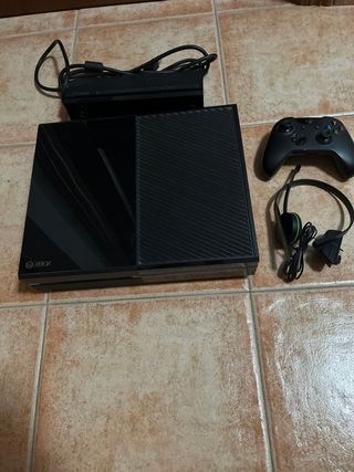 Xbox ONE Nera Console + Controller + Cuffie