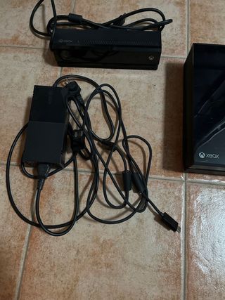 Xbox ONE Nera Console + Controller + Cuffie