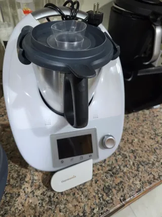 Thermomix TM5 con sus accesorios  y Cook-key