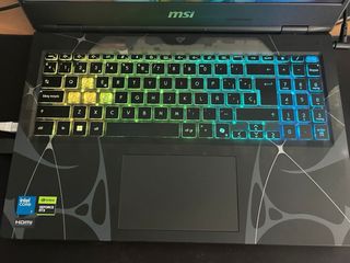 Portátil MSI Negro Multicolor