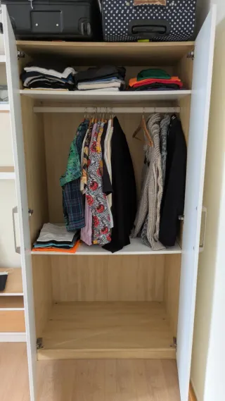 Armario blanco y beige