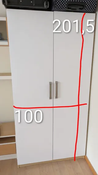 Armario blanco y beige