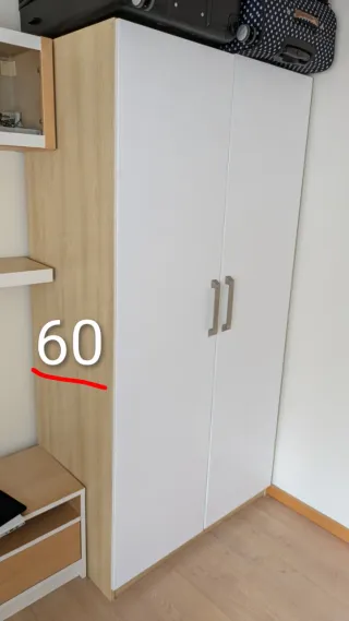 Armario blanco y beige