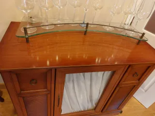 Mueble bar 3 puertas madera y cristal