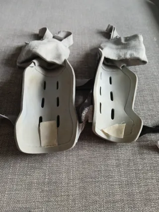 Espinilleras niño Nike y Adidas