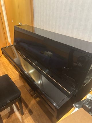 Piano vertical Samick JS-042 + banqueta