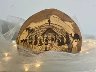 Presepe in ulivo artigianale con incisione Laser