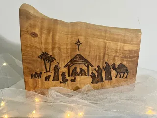 Presepe in ulivo artigianale con incisione Laser