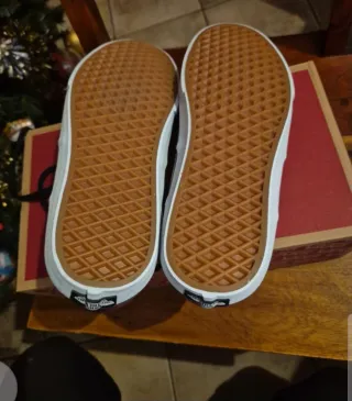 NUOVO!!! Vans Sneakers Rosse/Nere Tg 42.5 Nuove