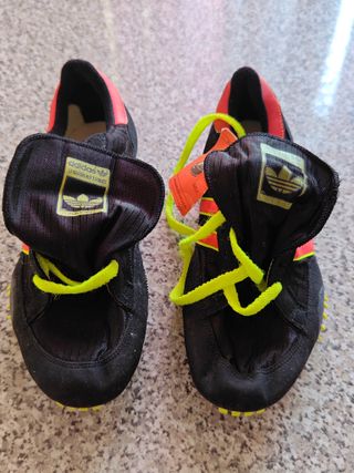 Scarpe da atletica Adidas vintage taglia 42